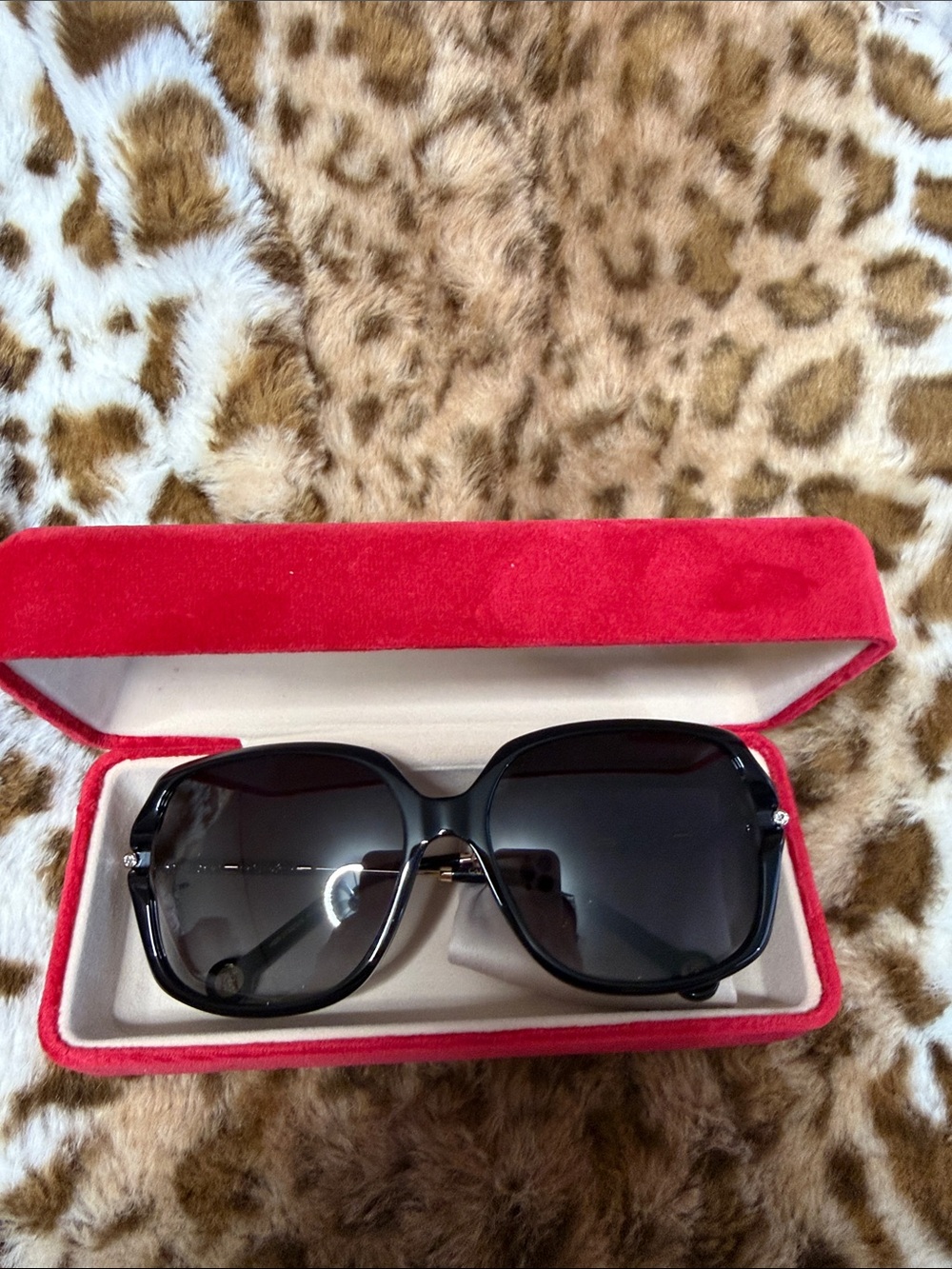 Classic Black Oversized Women's Sunglasses